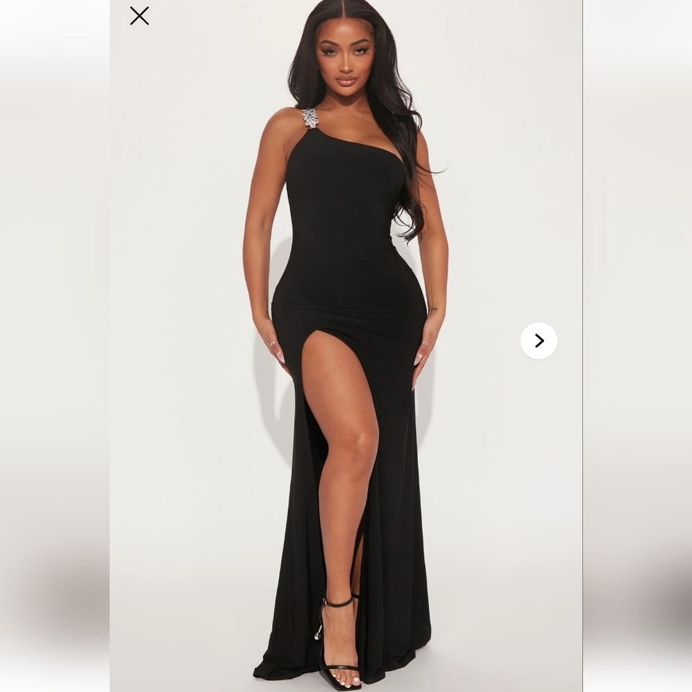 Nwt 2X Fashion Nova Black One-Shoulder Dress with Floral Accent